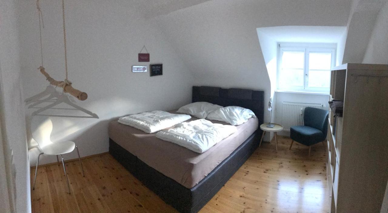 Ferienwohnung stadtnah im DG Würzburg Exterior foto